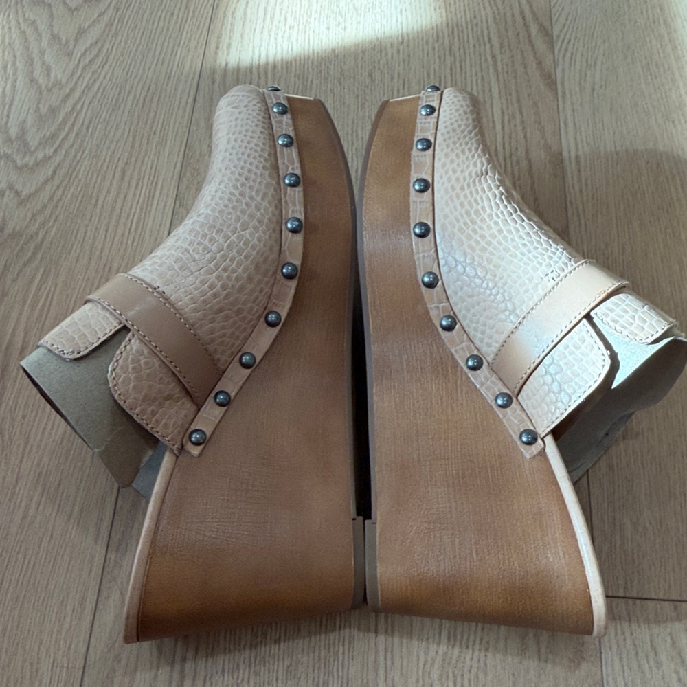 Lucky Brand Tan Clog Heels Dusty Sand Essex Croco Leather NWT Size 11M - Picture 8 of 9